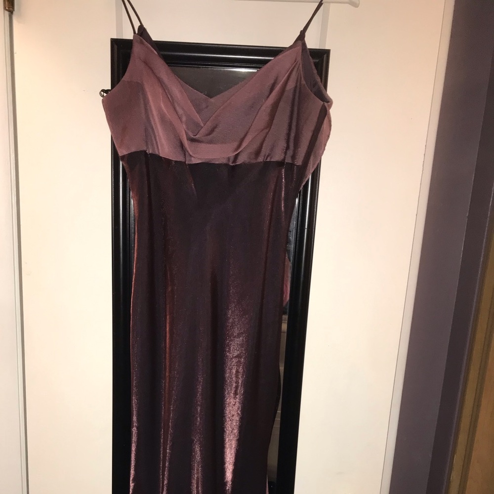 Sleeveless prom dress in wine